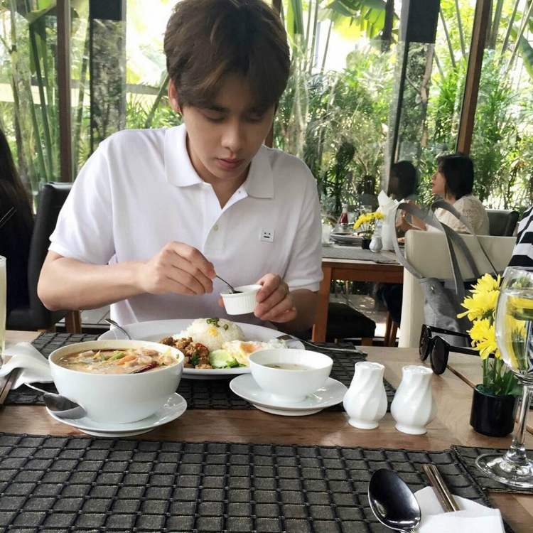 明星都在抢衣服,明星都在抢的卫衣