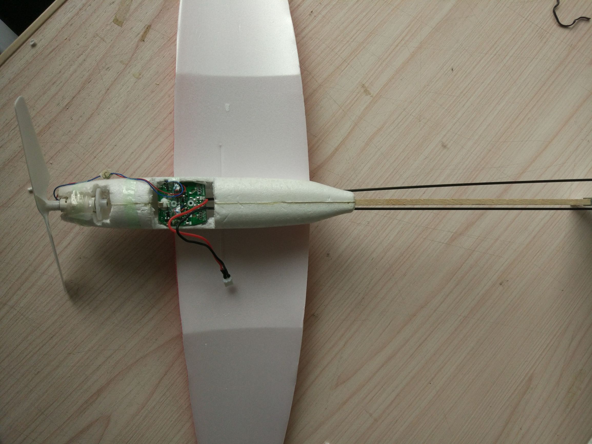 自己做航模小飞机需要哪些东西,怎么制作航模小飞机