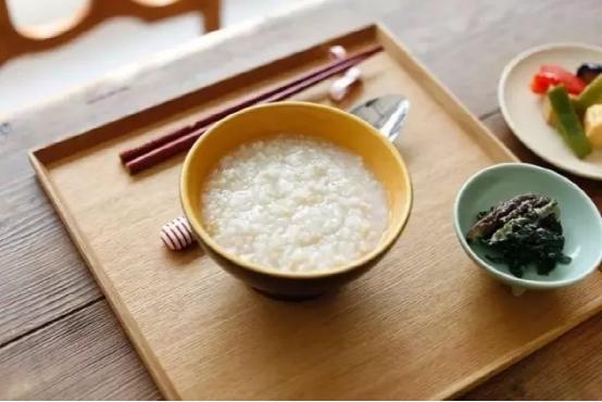 将一个濒临倒闭的百年米店做到年入15亿，他却更怕孩子们