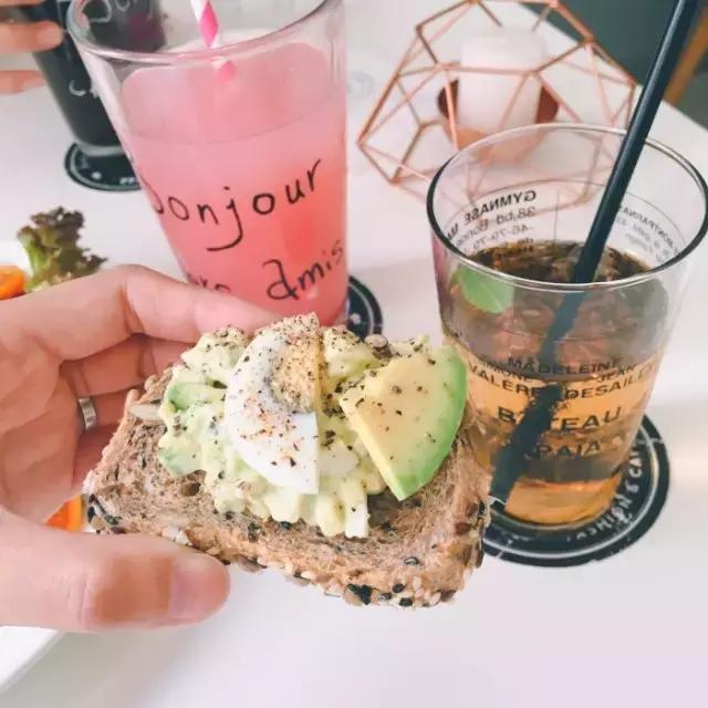 魔都15个粉色网红地标，咖啡甜品展览，少女心爆棚！