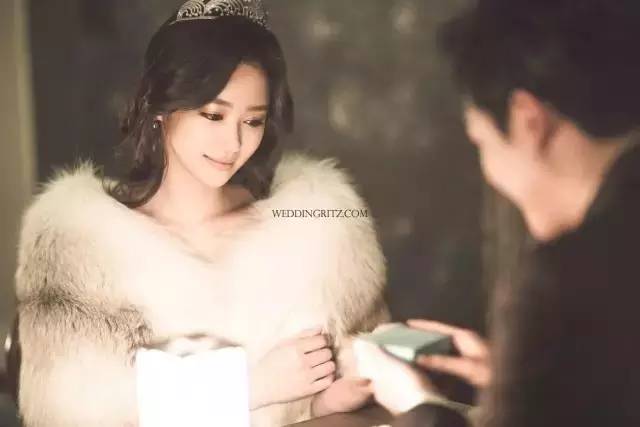 婚纱照夜景闪光灯摄影技巧,室内婚纱复古暖光怎么拍摄