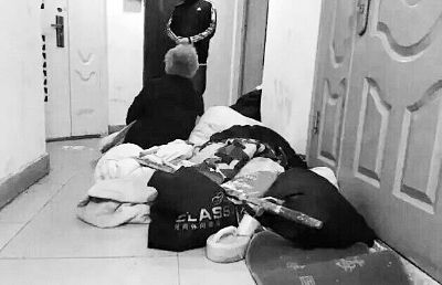 瀛╁瓙鐪嬭鐖哥埜娣嬮洦,鐖哥埜鐪嬭鍎垮瓙娣嬮洦鍥炲