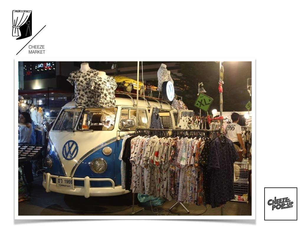 在曼谷,人妖+精油按摩文化市集