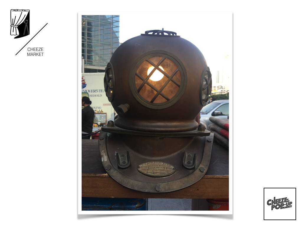 在曼谷,人妖+精油按摩文化市集