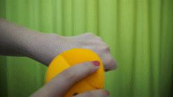 迪丽热巴关晓彤同款洗脸神器大PK！科莱丽vs露娜谁更好用？