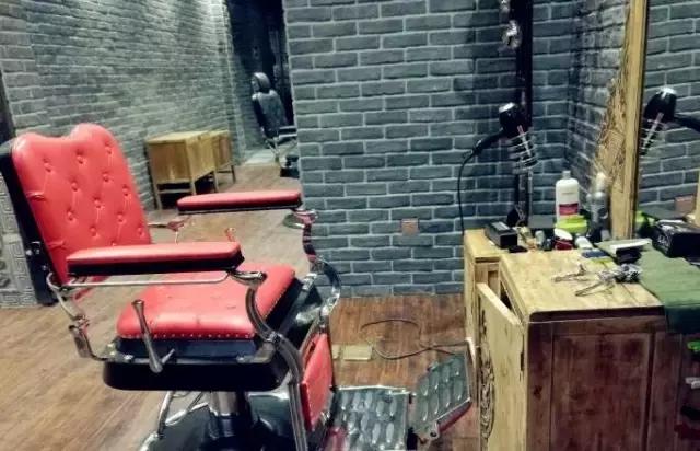 成都妹儿请注意！整容不用去医院，剪个短发也可以！