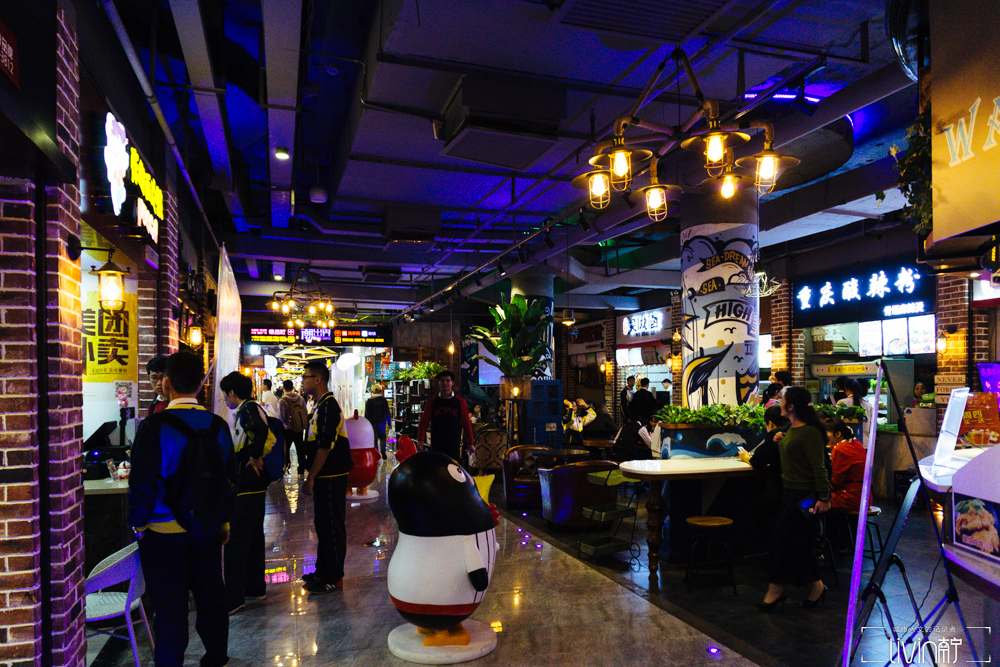 沉浸式逛南宁朝阳百货商店视频,南宁朝阳地下商业街人流