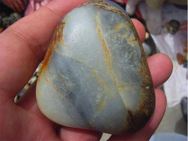 和田墨玉桃花石值钱吗,桃花石和田玉