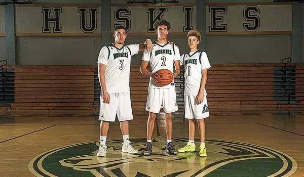 17年库里詹姆斯对比,17年库里vs詹姆斯