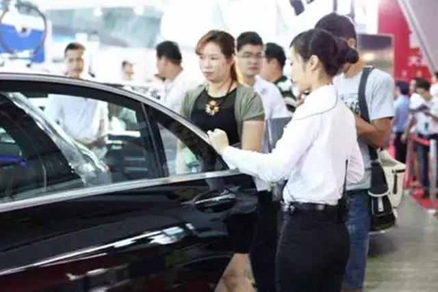 4s店卖一辆车能赚多少钱,一辆车4s店赚多少