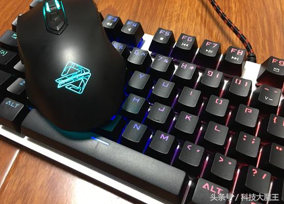 如何选择组装好了的电脑主机,如何买电脑来组装