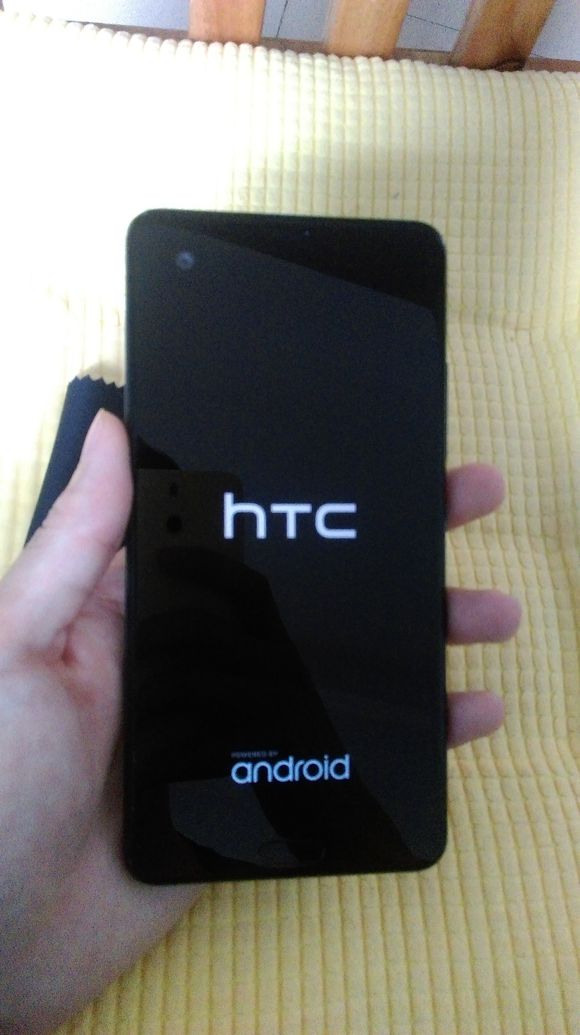 htcu11+与htcuultra区别,htcultra蓝宝石屏幕