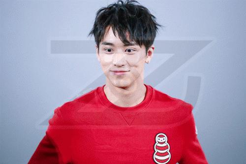 那些公认难穿的颜色,90后艺人许魏洲是怎么HOLD住的?