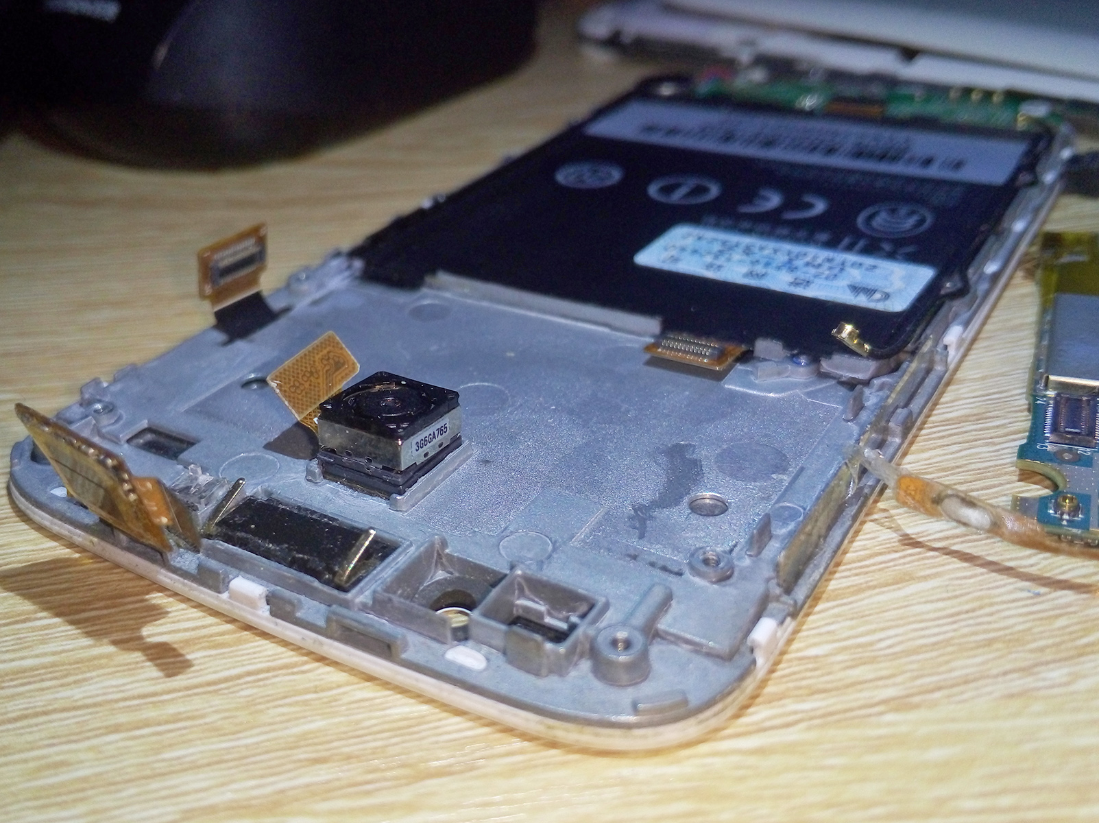 拆一台山寨手机优米X2！纪念这坑爹两次的国产机