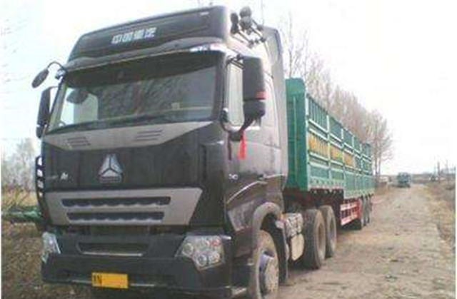 村民巫术吓村霸，道士巧妙化解，村霸低头