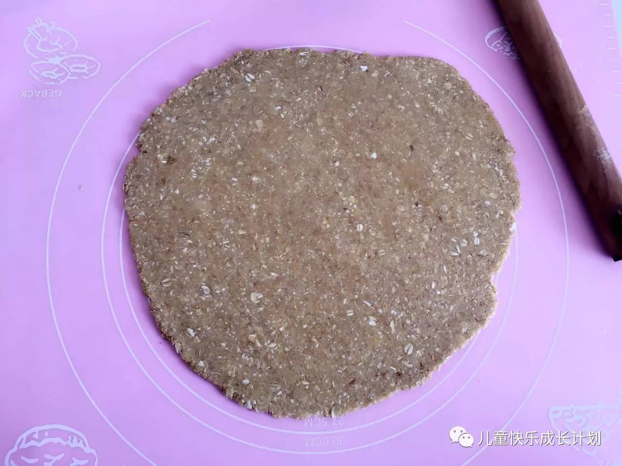 粗粮燕麦饼干,营养燕麦饼干是用哪种燕麦做的