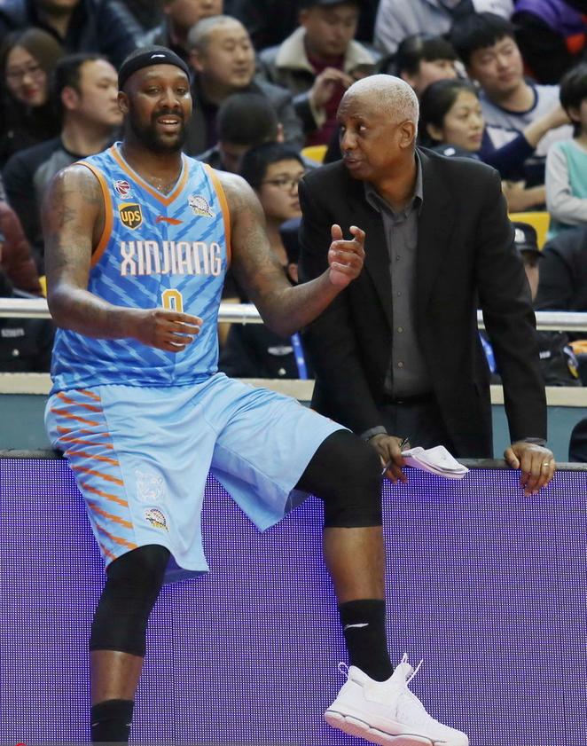 新疆队接连输球的原因,新疆篮球输给了谁