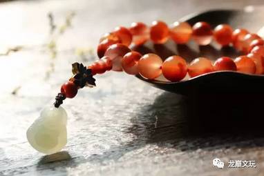 冬天适合把玩什么手串,又到了佩戴手串最好的季节