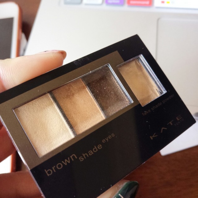 眼影盘网红爆款大地色粉色系,哑光大地色平价眼影盘推荐