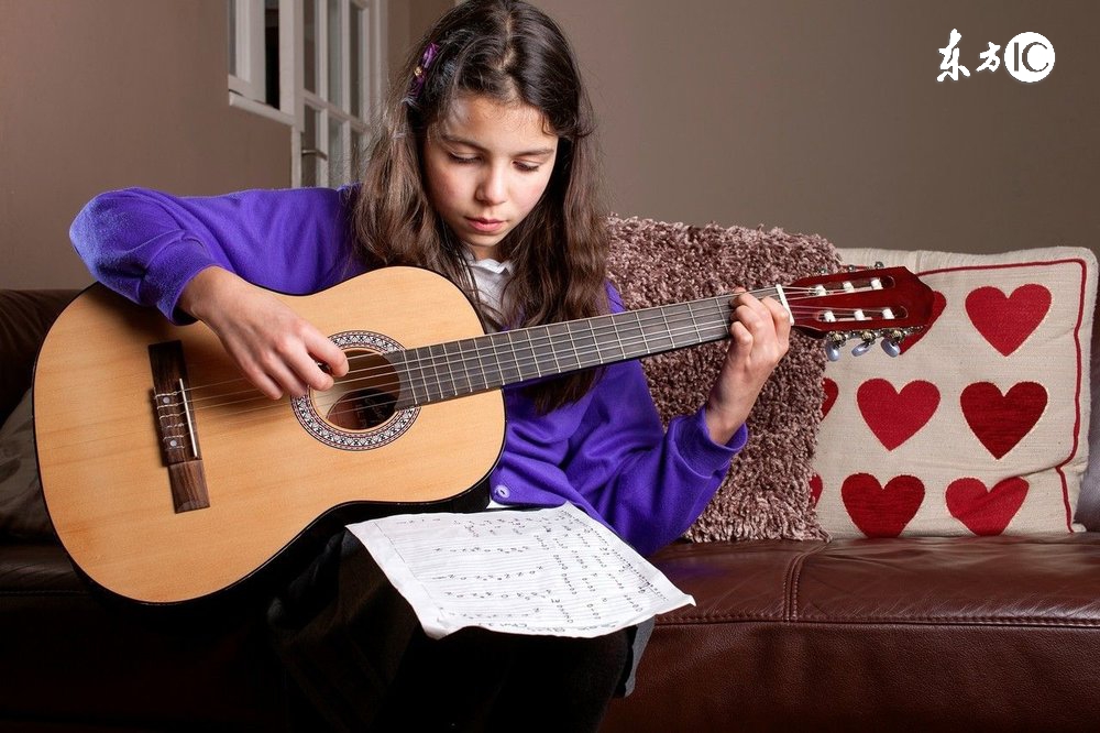 吉他哪个牌子适合新手,初学者该如何选择一款好的吉他