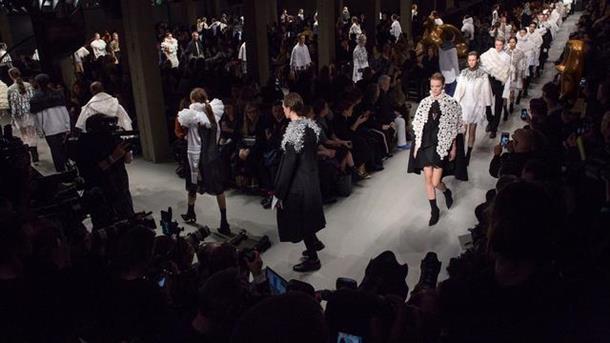 burberry2017春夏时装周,burberry时装周视频