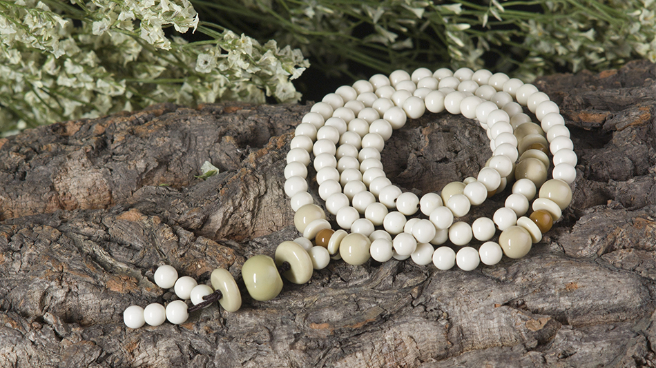 鍦颁腑娴锋境瀹濊泲鐧界煶鏄櫧鑹插悧,鍦颁腑娴锋境瀹濊泲鐧界煶钃濊壊