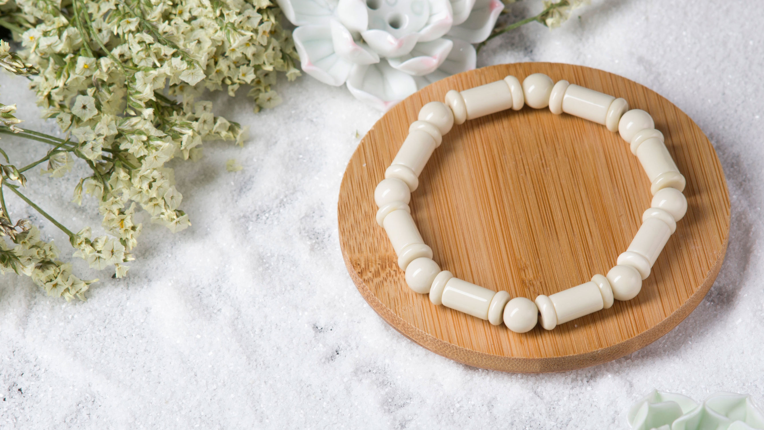 鍦颁腑娴锋境瀹濊泲鐧界煶鏄櫧鑹插悧,鍦颁腑娴锋境瀹濊泲鐧界煶钃濊壊