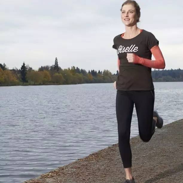 跑步把自己跑成女汉子的说说,跑步让女人变得更美丽