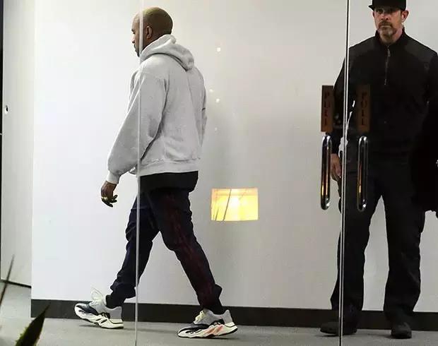 yeezy最后一款鞋,这双鞋又惊艳了谁的岁月