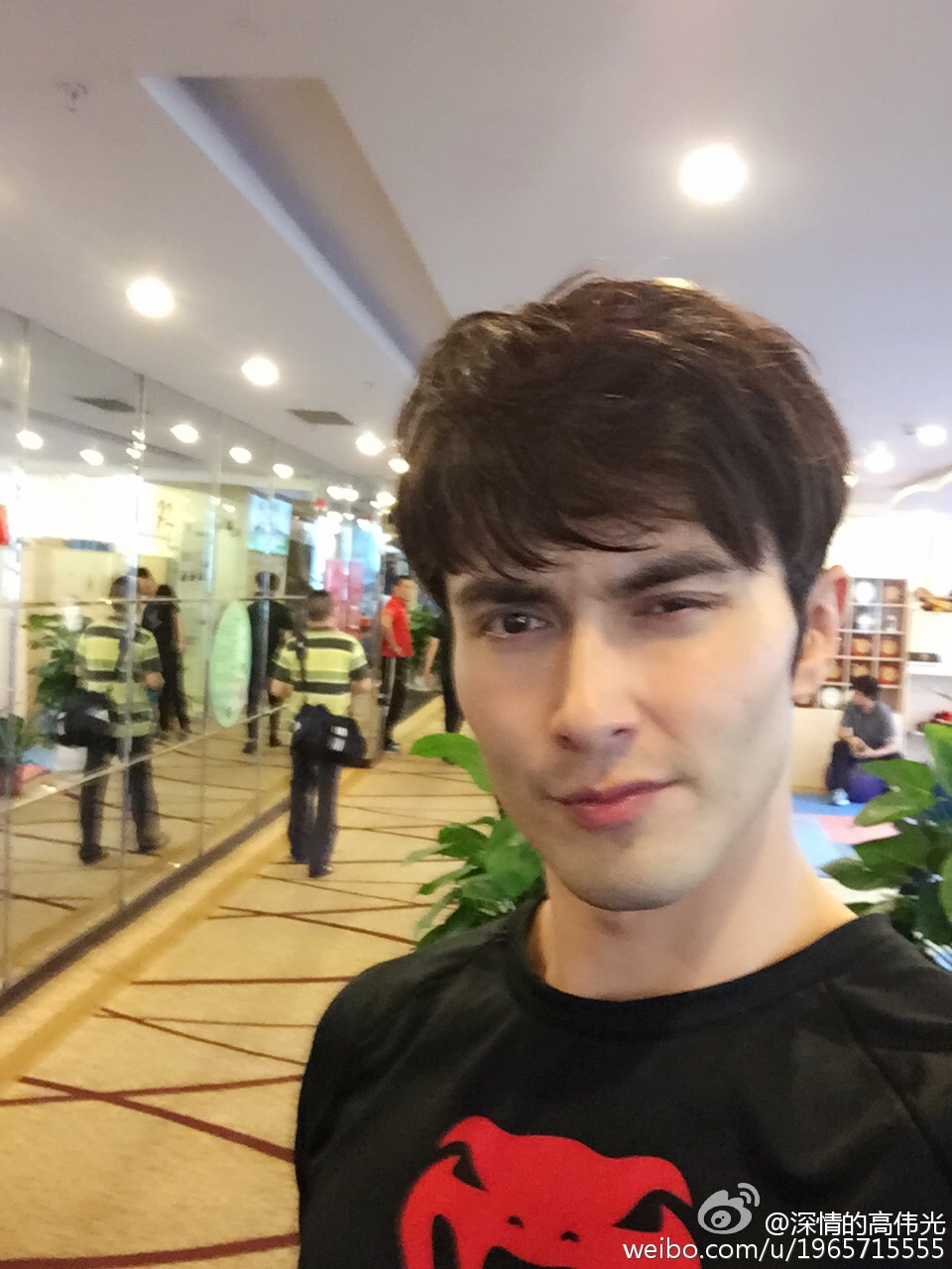 杨幂旗下的男艺人全部都火了,杨幂旗下最年轻四个男艺人