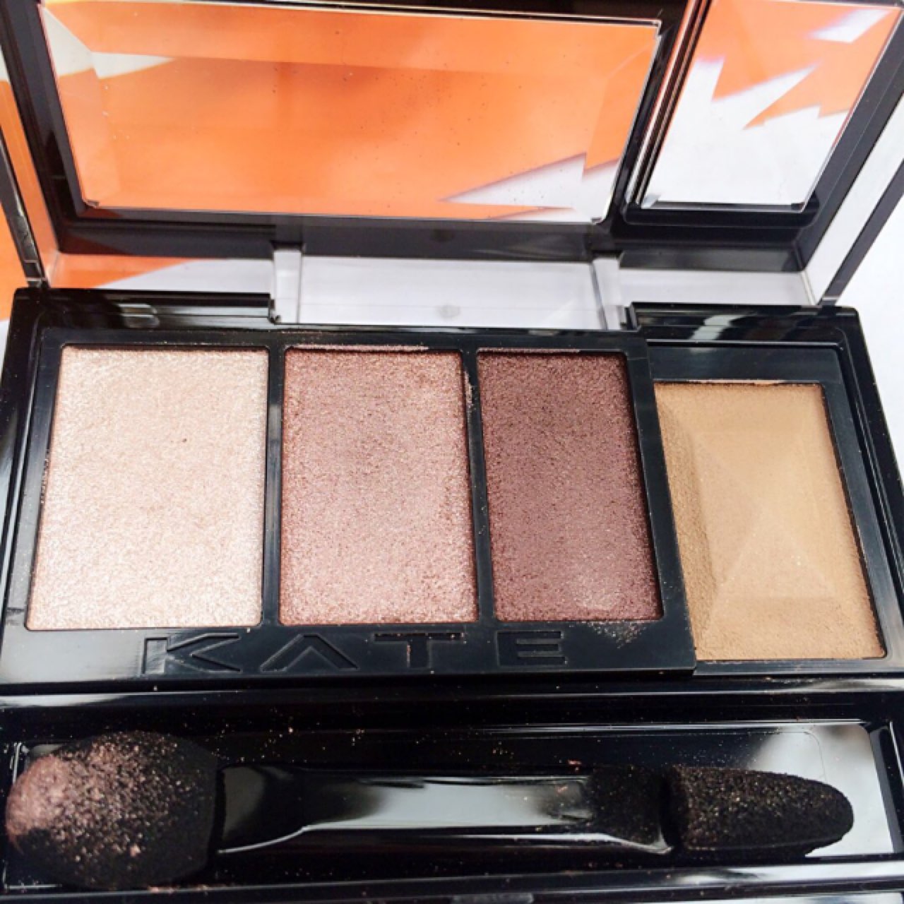 大地色系眼影盘推荐秋冬,配色巨好看的小众平价眼影