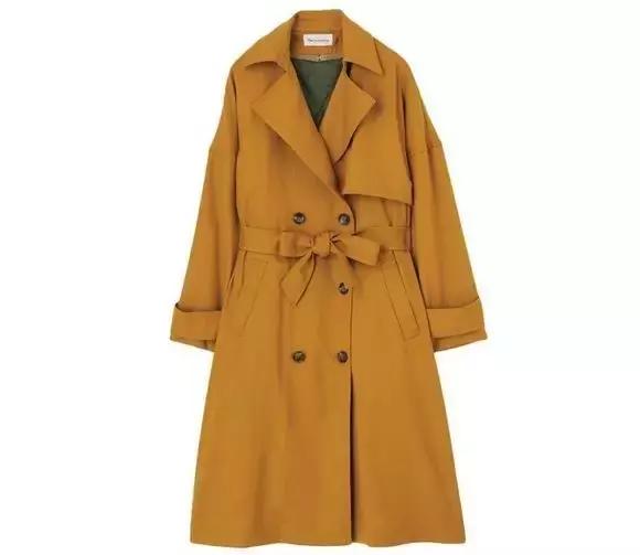 她又会穿又爱做白日梦，我觉得很可爱