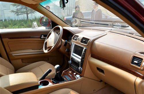 这款6万多起的suv加长又增配,这款suv性价比超高外形小巧精致