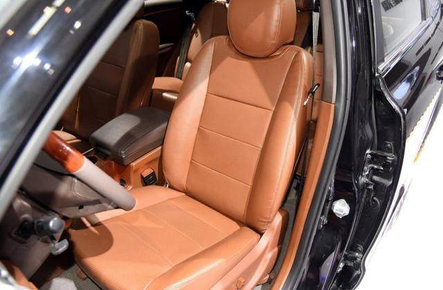 这款6万多起的suv加长又增配,这款suv性价比超高外形小巧精致