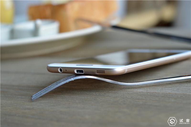 三星GalaxyC7Pro一款不断提升颜值与性能的手机