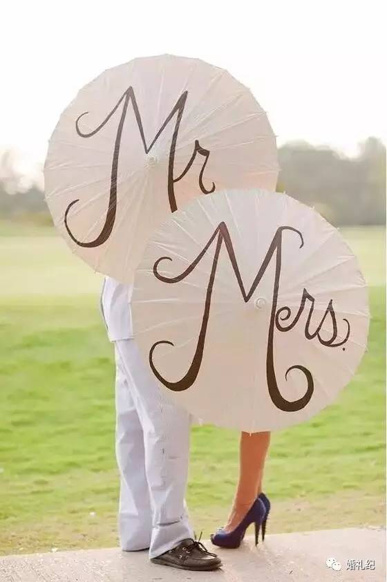 春天适合拍婚纱照的地方,雨天拍婚纱照也是别有一番风味