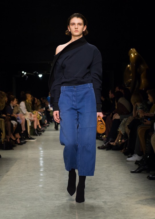 全智贤宋慧乔御姐风,韩国女星全智贤霸气