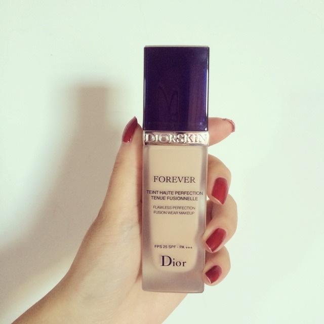 8款干皮自用热门底妆粉底大评测 (新手底妆最好用什么粉底)