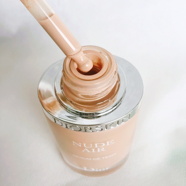 8款干皮自用热门底妆粉底大评测 (新手底妆最好用什么粉底)