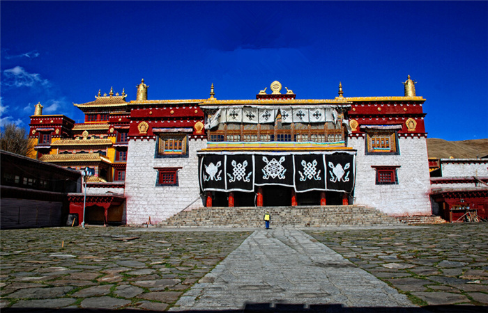 成都租车自驾去拉萨费用是怎么算的？大概涉及哪些方面？