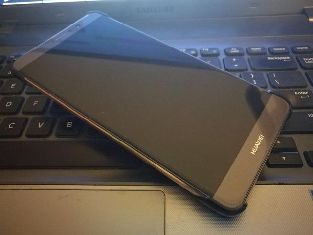 v9和v9play对比,v9和荣耀play哪个好一些