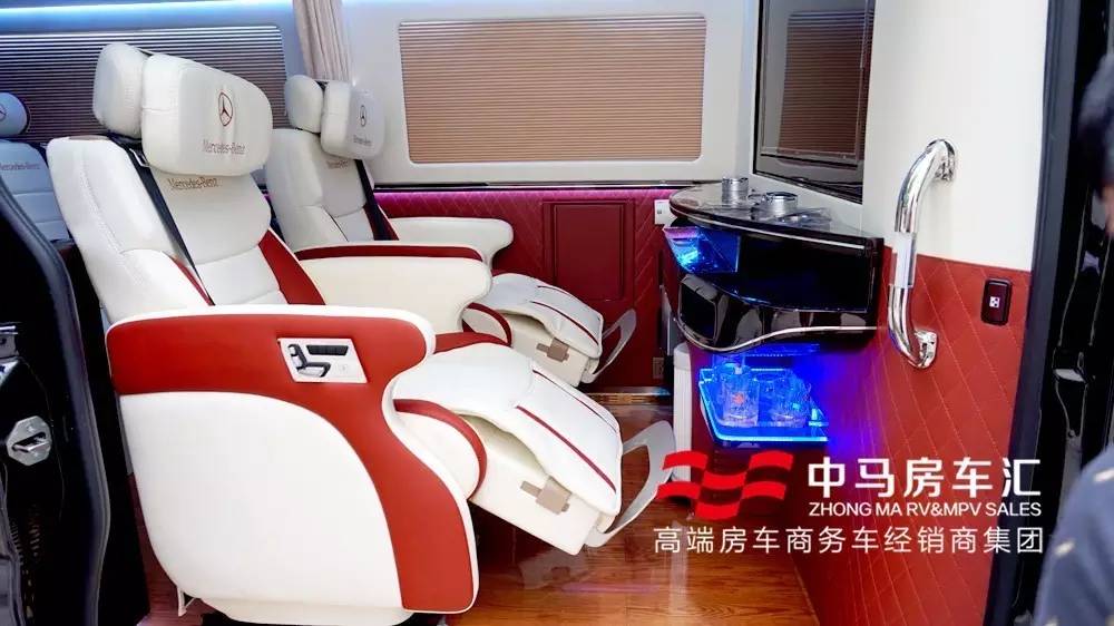 要的就是度假感!奔驰C10C有电视有沙发,有床有洗手间