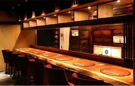 将一个濒临倒闭的百年米店做到年入15亿，他却更怕孩子们