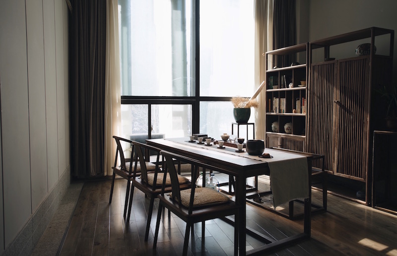 一曲《理想》问现世，两盏清茶慰风尘