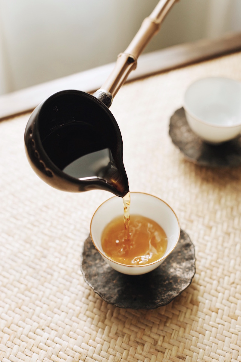 一曲《理想》问现世，两盏清茶慰风尘