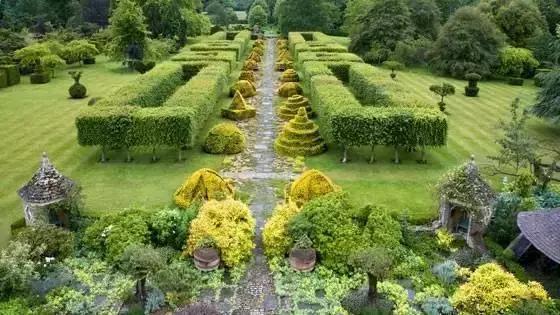 待位64年的王子,花30年将450万㎡荒地打造成世界最美庄园