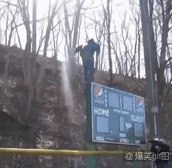 十条笑话:同事家境富裕,玩手游充了4万多