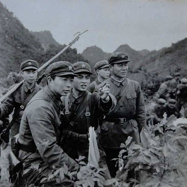 对越自卫反击战老兵:一次抓5名女俘荣立一等功