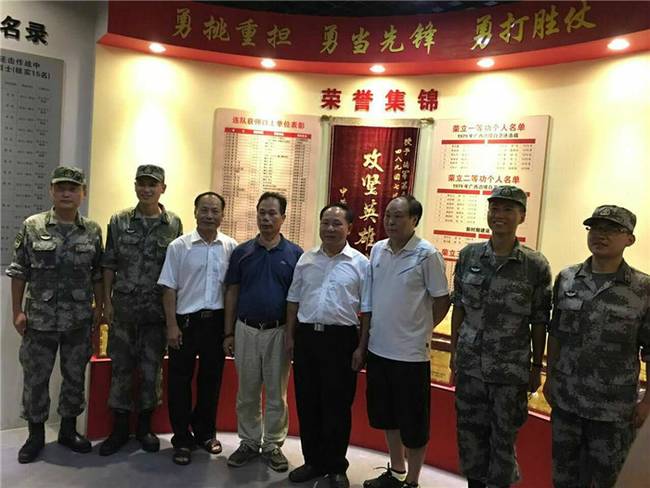 对越自卫反击战老兵:一次抓5名女俘荣立一等功