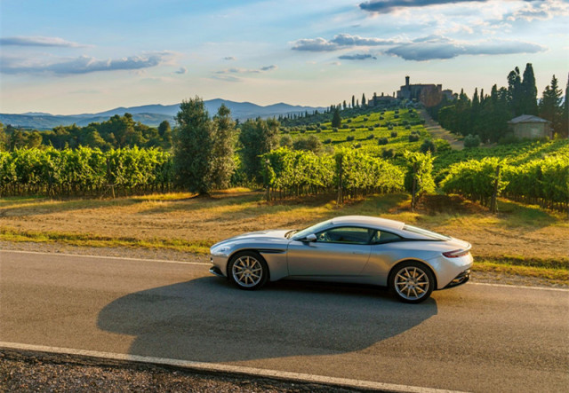 买新车时这些你千万不要碰,买刚上市全新车要注意什么